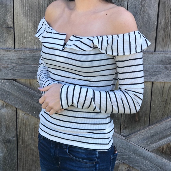 Aeropostale Tops - Aeropostale black and white striped blouse